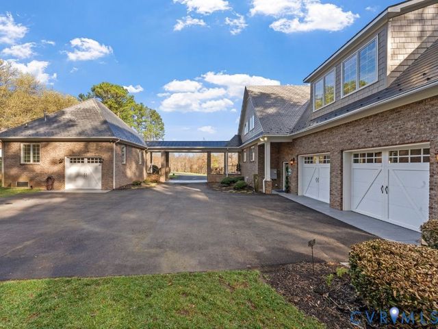 3088 Greywalls Dr, Powhatan, VA 23139