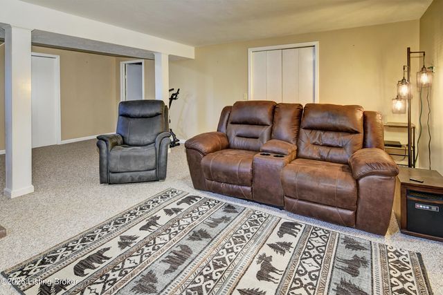 210 Ellis Ln, Taylorsville, KY 40071