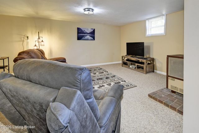 210 Ellis Ln, Taylorsville, KY 40071