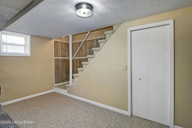 210 Ellis Ln, Taylorsville, KY 40071