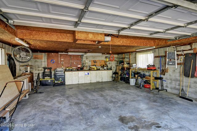 210 Ellis Ln, Taylorsville, KY 40071