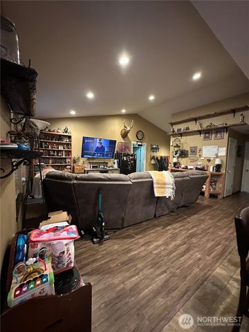 180 A Mossyrock Road W, Mossyrock, WA 98564