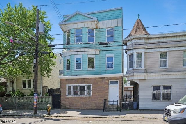 55 Hawkins St, Newark City, NJ 07105