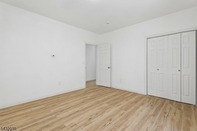 55 Hawkins St, Newark City, NJ 07105