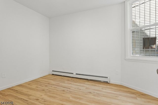 55 Hawkins St, Newark City, NJ 07105