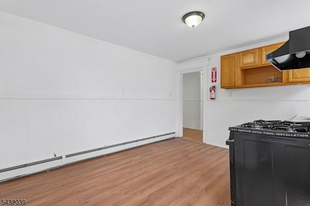 55 Hawkins St, Newark City, NJ 07105