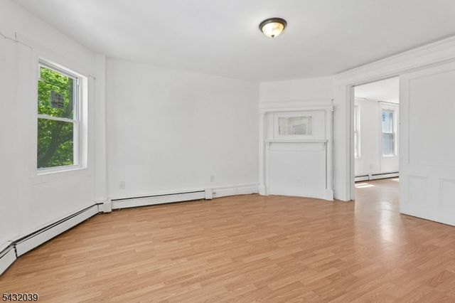 55 Hawkins St, Newark City, NJ 07105
