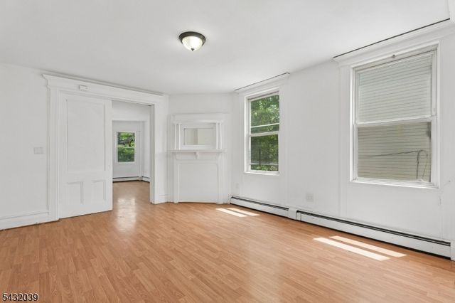 55 Hawkins St, Newark City, NJ 07105