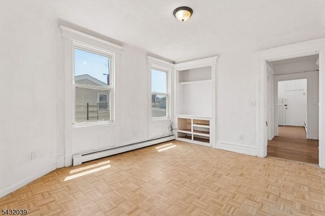 55 Hawkins St, Newark City, NJ 07105