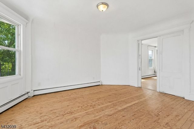 55 Hawkins St, Newark City, NJ 07105
