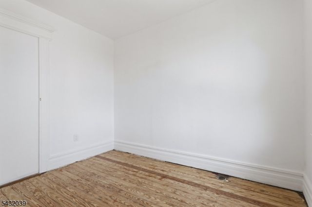 55 Hawkins St, Newark City, NJ 07105