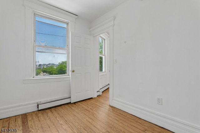 55 Hawkins St, Newark City, NJ 07105