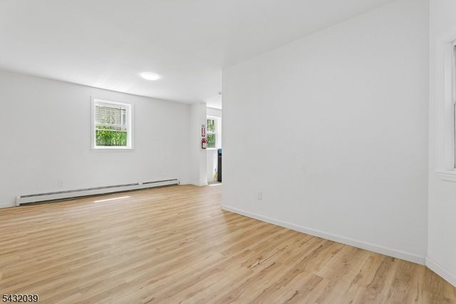 55 Hawkins St, Newark City, NJ 07105