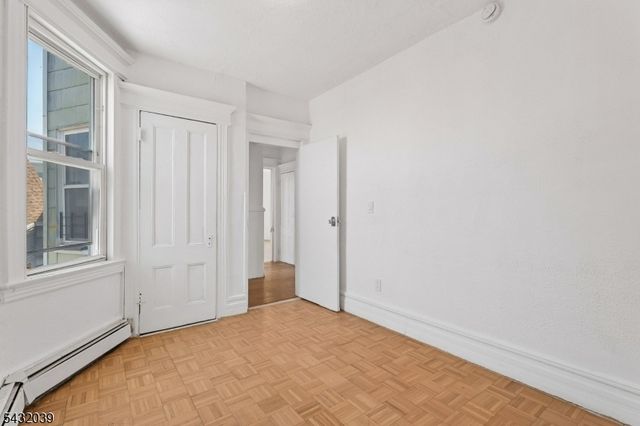 55 Hawkins St, Newark City, NJ 07105