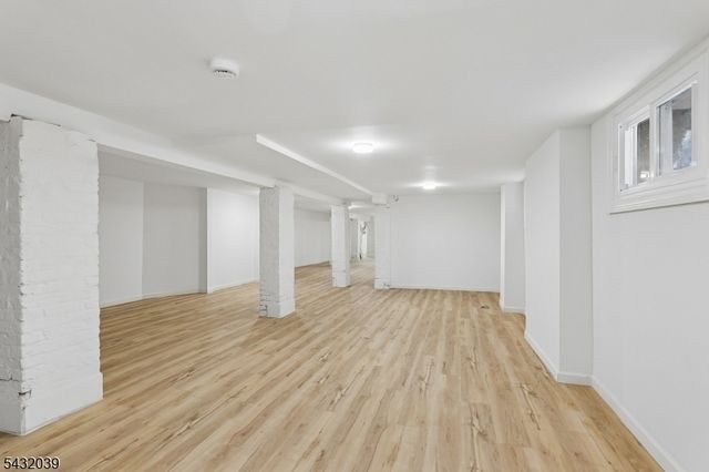 55 Hawkins St, Newark City, NJ 07105
