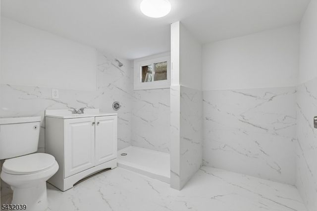 55 Hawkins St, Newark City, NJ 07105