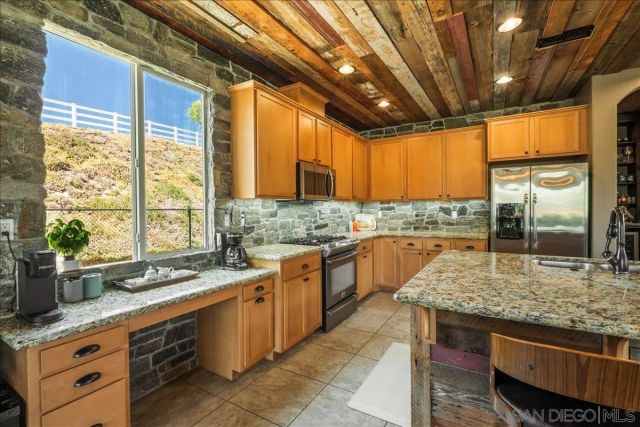 2736 Ortega Rd, Ramona, CA 92065