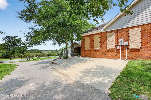 2011 Tradewinds Drive, Gautier, MS 39553