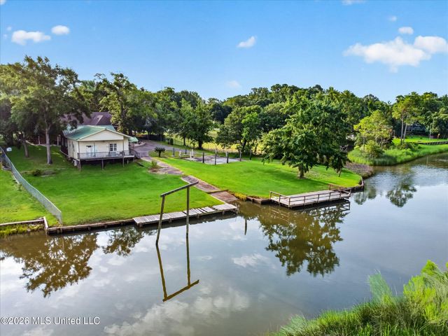 2011 Tradewinds Drive, Gautier, MS 39553