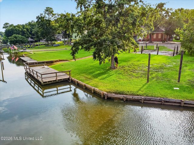 2011 Tradewinds Drive, Gautier, MS 39553