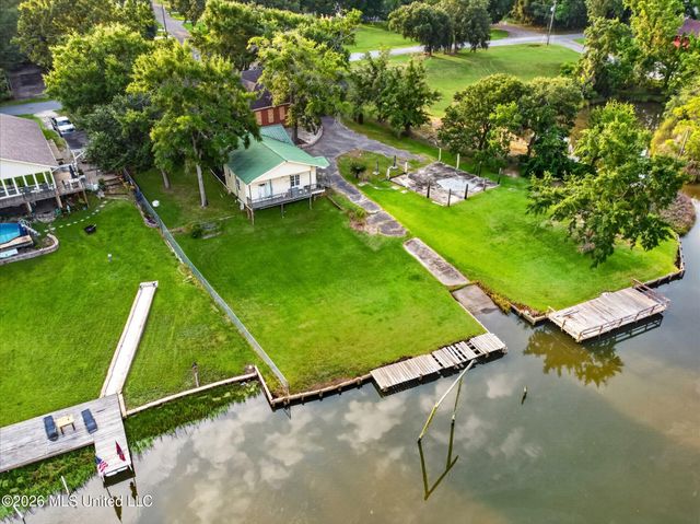2011 Tradewinds Drive, Gautier, MS 39553