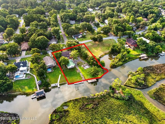 2011 Tradewinds Drive, Gautier, MS 39553
