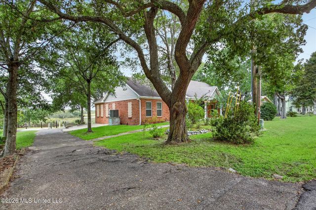 2011 Tradewinds Drive, Gautier, MS 39553