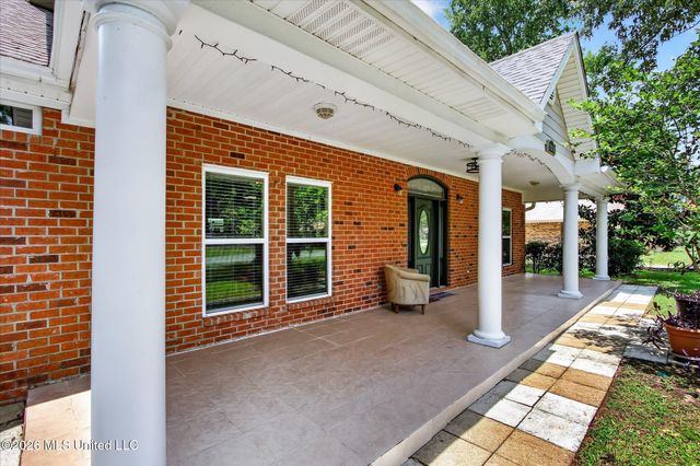 2011 Tradewinds Drive, Gautier, MS 39553