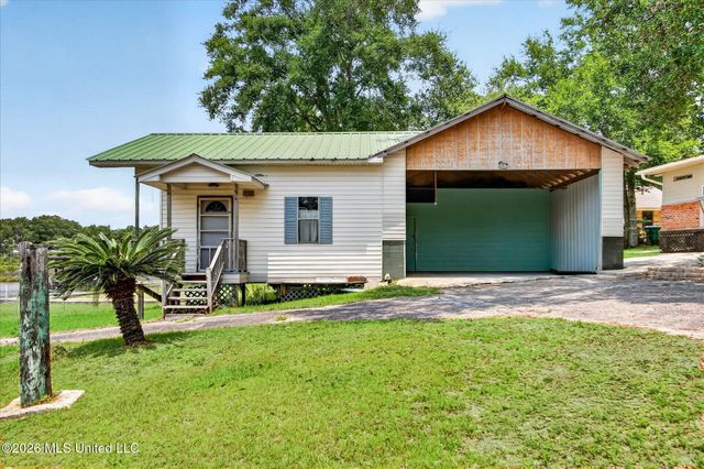 2011 Tradewinds Drive, Gautier, MS 39553