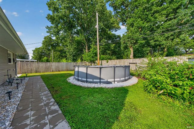 1240 Ebeling Drive, South Bend, IN 46615