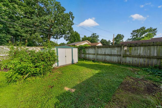 1240 Ebeling Drive, South Bend, IN 46615