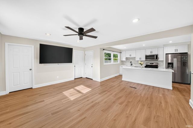 1240 Ebeling Drive, South Bend, IN 46615