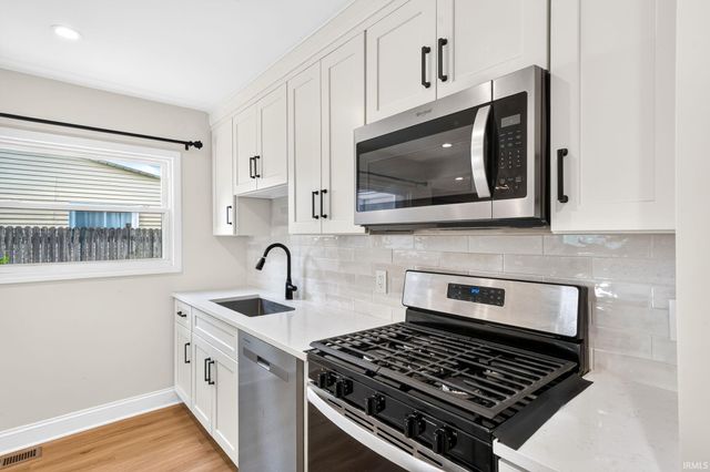 1240 Ebeling Drive, South Bend, IN 46615