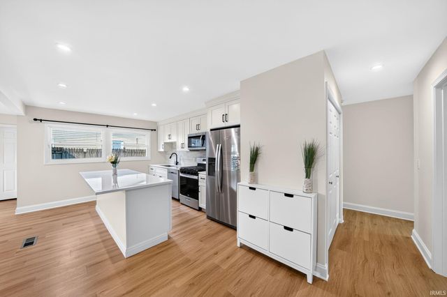 1240 Ebeling Drive, South Bend, IN 46615