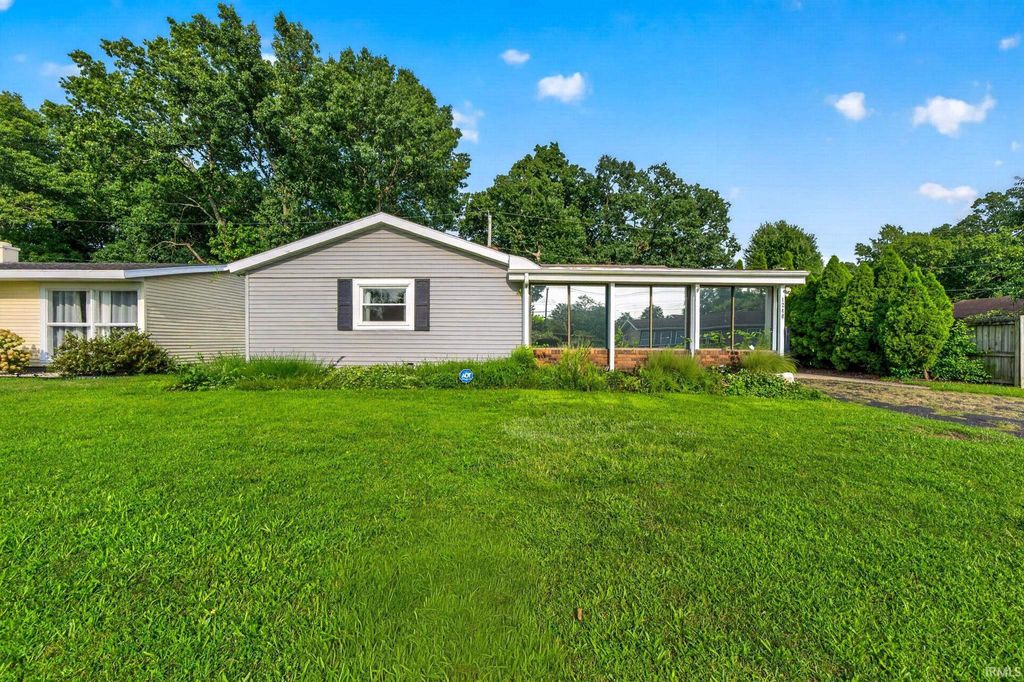 1240 Ebeling Drive, South Bend, IN 46615