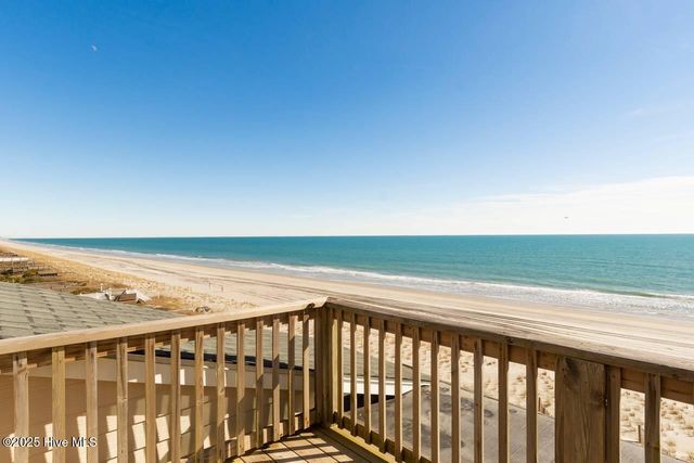 7021 Ocean Drive E, Emerald Isle, NC 28594