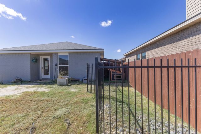 2904 Bryan Avenue, Wolfforth, TX 79382