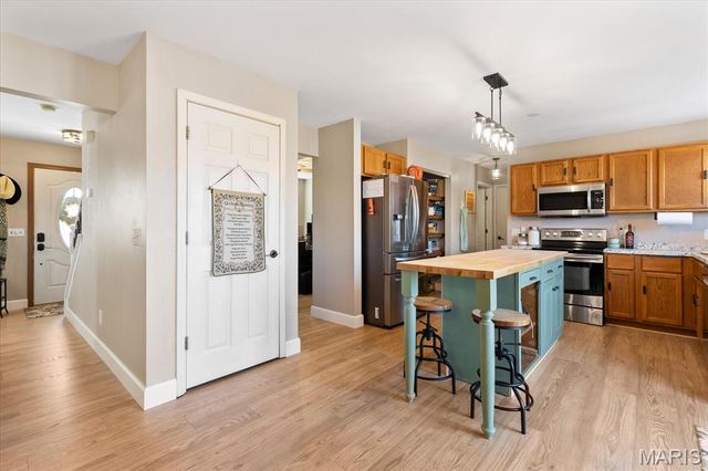 121 Whisper Creek Drive, Wentzville, MO 63385