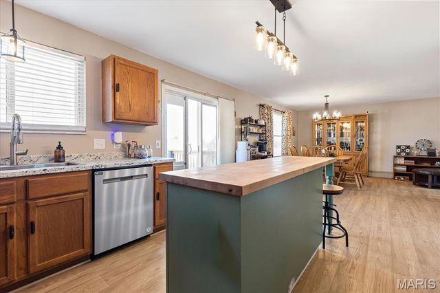 121 Whisper Creek Drive, Wentzville, MO 63385