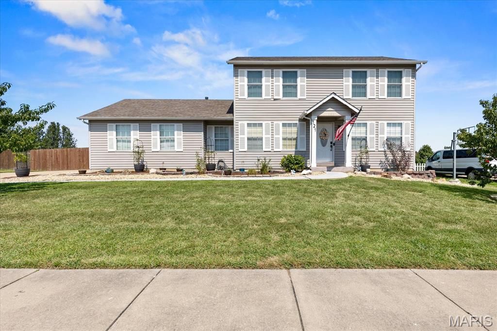121 Whisper Creek Drive, Wentzville, MO 63385
