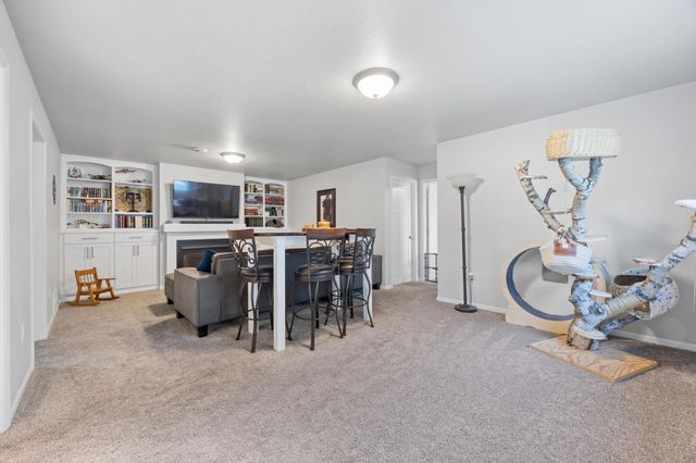 6851 17th Street S, Fargo, ND 58104