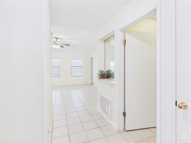 600 Clearcreek DR, Leander, TX 78641