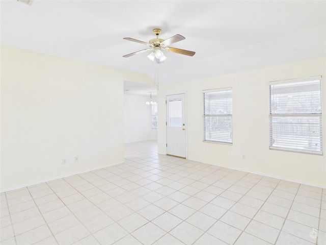 600 Clearcreek DR, Leander, TX 78641