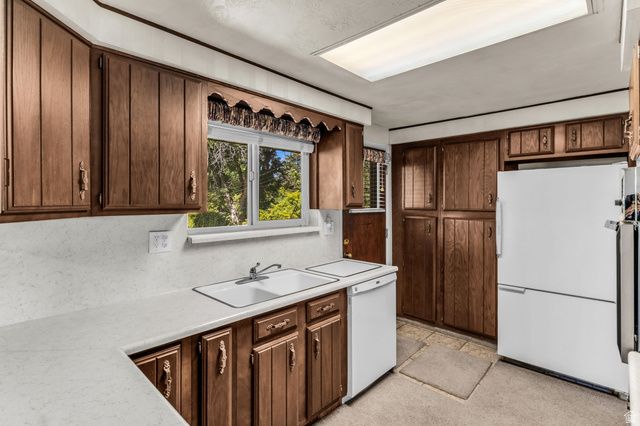 3700 S LEE MAUR ST, West Valley City, UT 84119