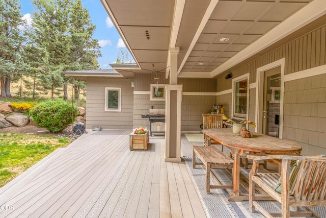 1195 NW Remarkable Drive, Bend, OR 97703
