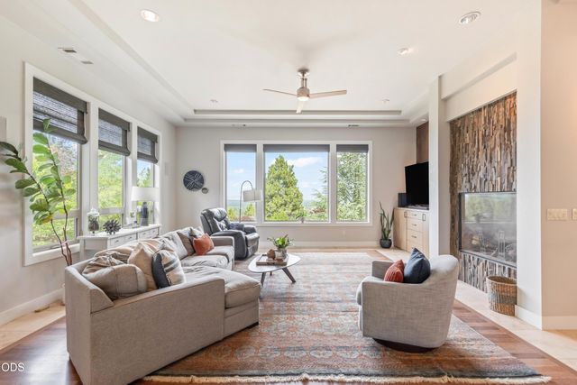 1195 NW Remarkable Drive, Bend, OR 97703