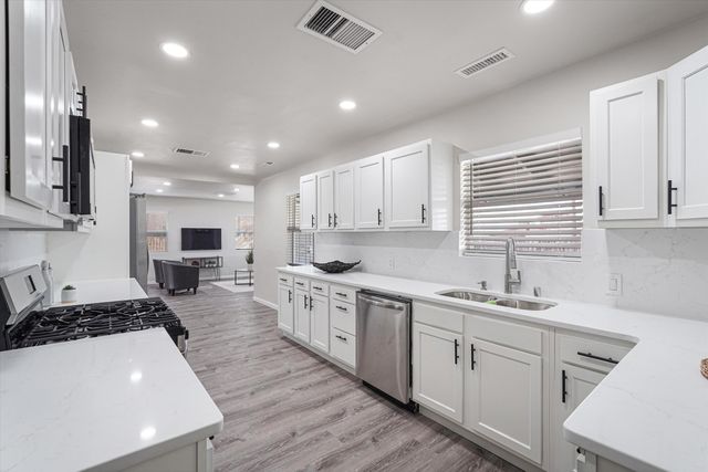 2408 Broadway Boulevard NE, Albuquerque, NM 87102