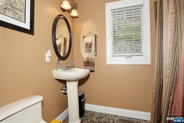 121 Magee Road, Ringwood, NJ 07456