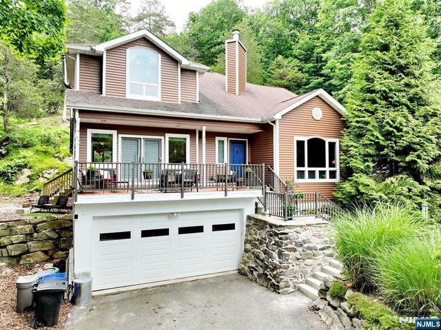 121 Magee Road, Ringwood, NJ 07456