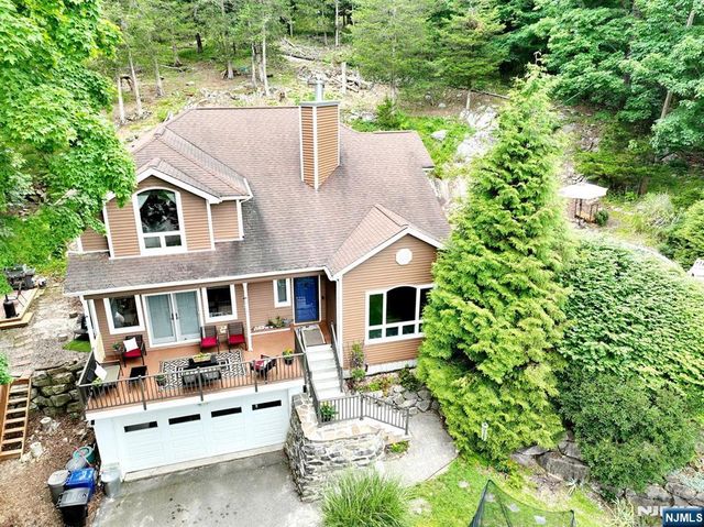121 Magee Road, Ringwood, NJ 07456